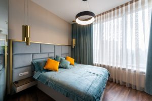 tips desain kamar tidur sempit agar terlihat lebih luas